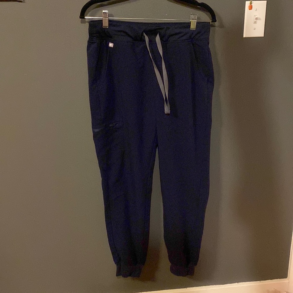 FIGS scrubs jogger pants